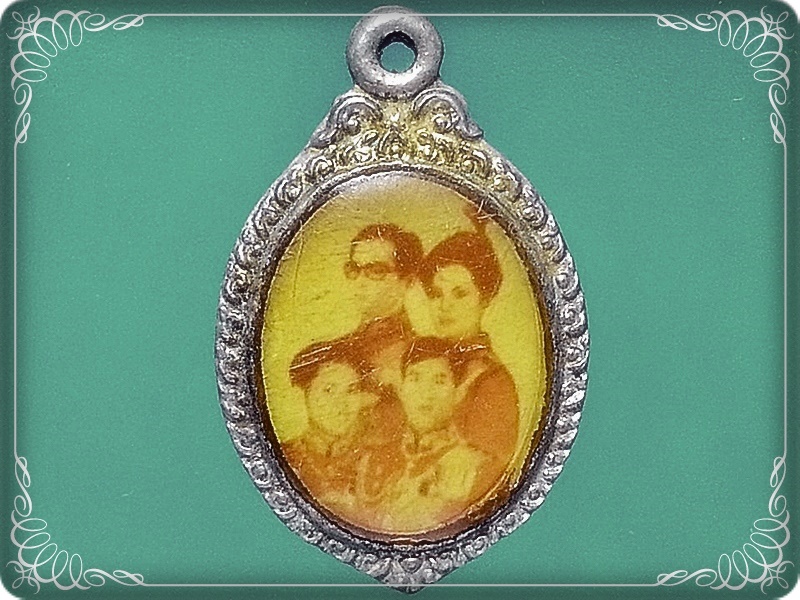 ล็อกเก็ต รัชกาลที่ 9 สมเด็จพระนางเจ้าสิริกิติ์ พระบรมราชินีนาถ