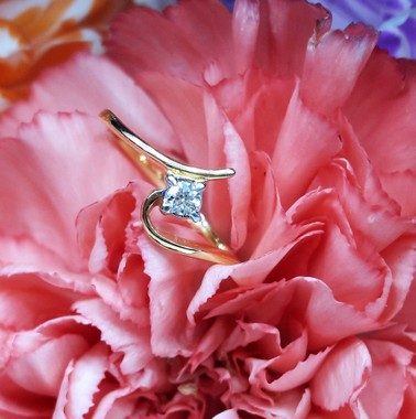 สั่งผลิตเพชรเบลเยี่ยมคัท แหวนแต่งงาน แหวนหมั้น ใส่เที่ยว ออกงาน แหวนทองคำ 18K เพชรแท้ 0.09 กะรัต 2.46 กรัม น้ำ 99 ราคาถูกมาก มีใบรับประกันค่ะ