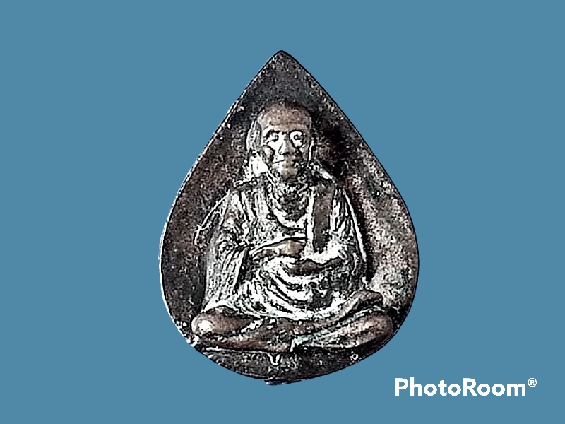 รูปเหมือนหยดน้ำ สมเด็จพระพุฒาจารย์ โต พระเทพประสิทธิคุณ (ผัน ติสฺสโร) วัดระฆังโฆสิตาราม บางกอกน้อย กรุงเทพมหานคร รุ่น 118 ปี 2533 เนื้อนวะ