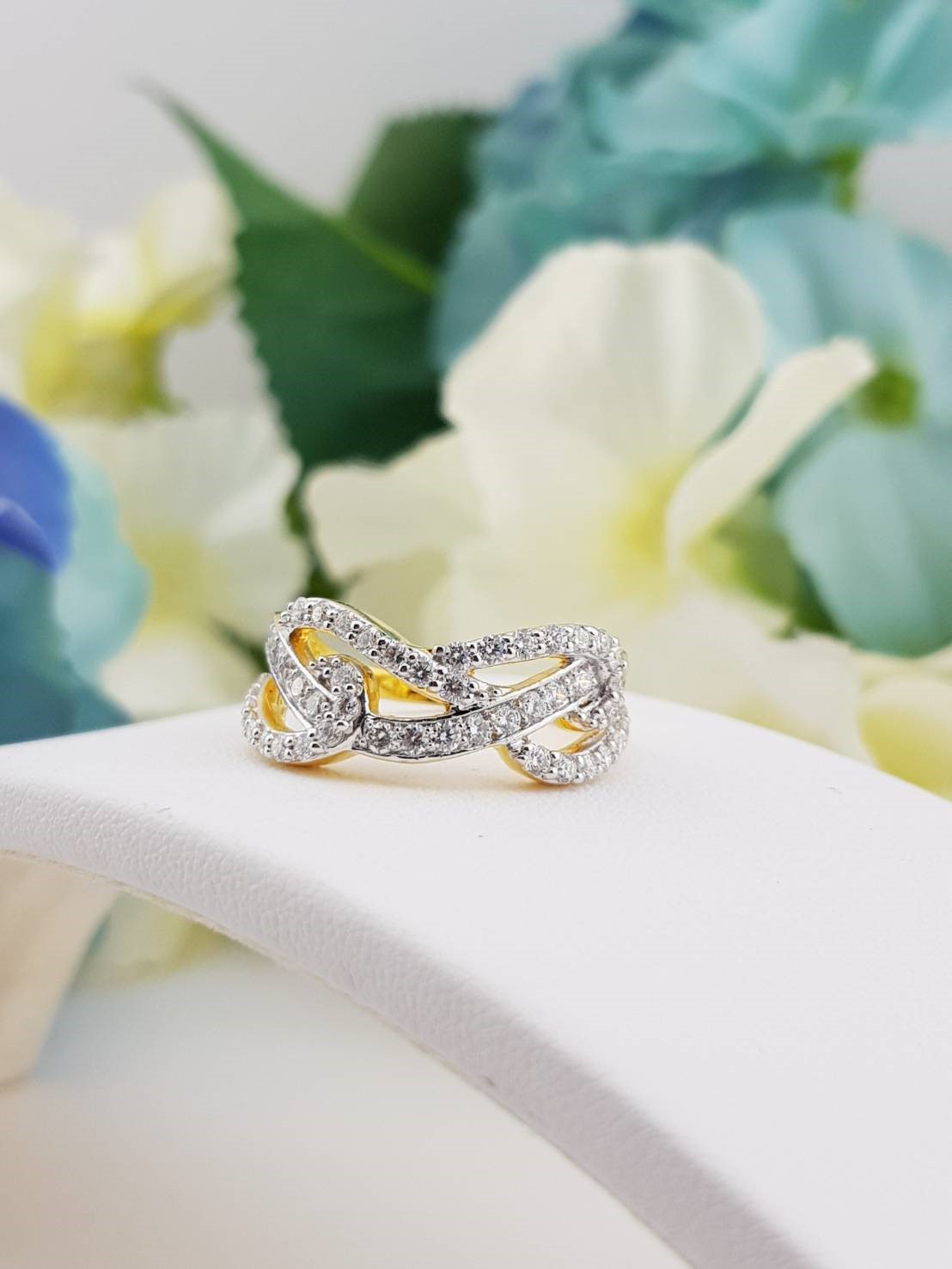 สั่งผลิตเพชรเบลเยี่ยมคัท แหวนแต่งงาน แหวนหมั้น ใส่เที่ยว ออกงาน แหวนทองคำ 18K เพชรแท้ 0.91 กะรัต 4.51 กรัม น้ำ 99 ราคาถูกมาก มีใบรับประกันค่ะ