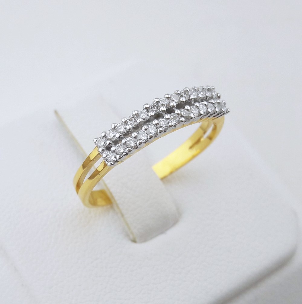 สั่งผลิตเพชรเบลเยี่ยมคัท แหวนแต่งงาน แหวนหมั้น ใส่เที่ยว ออกงาน แหวนทองคำ 18K เพชรแท้ 0.27 กะรัต 2.52 กรัม น้ำ 99 ราคาถูกมาก มีใบรับประกันค่ะ