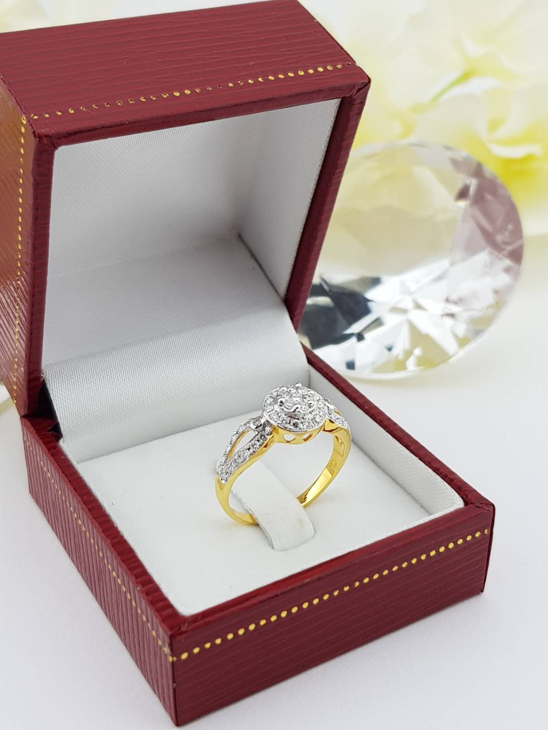 สั่งผลิตเพชรเบลเยี่ยมคัท แหวนแต่งงาน แหวนหมั้น ใส่เที่ยว ออกงาน แหวนทองคำ 18K เพชรแท้ 0.44 กะรัต 2.74 กรัม น้ำ 99 ราคาถูกมาก มีใบรับประกันค่ะ