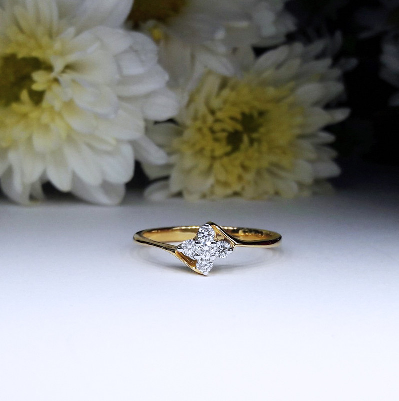 สั่งผลิตเพชรเบลเยี่ยมคัท แหวนแต่งงาน แหวนหมั้น ใส่เที่ยว ออกงาน แหวนทองคำ 18K เพชรแท้ 0.15 กะรัต 1.87 กรัม น้ำ 99 ราคาถูกมาก มีใบรับประกันค่ะ