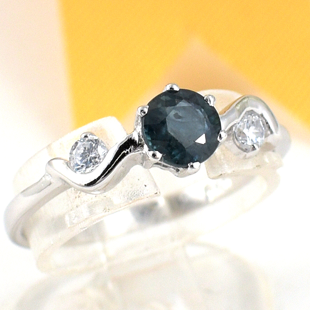 แหวนเงินแท้ราคาถูกชุบทองคำขาว ไพลินแท้ 0.67 กะรัต เพชรCZ 0.12 กะรัต งานประณีตสวยงาม สั่งผลิตค่ะ