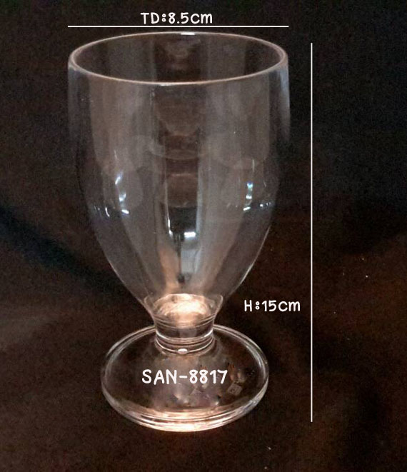 แก้วน้ำพลาสติกริมสระน้ำ Plastic Mug poolside. SAN-8817