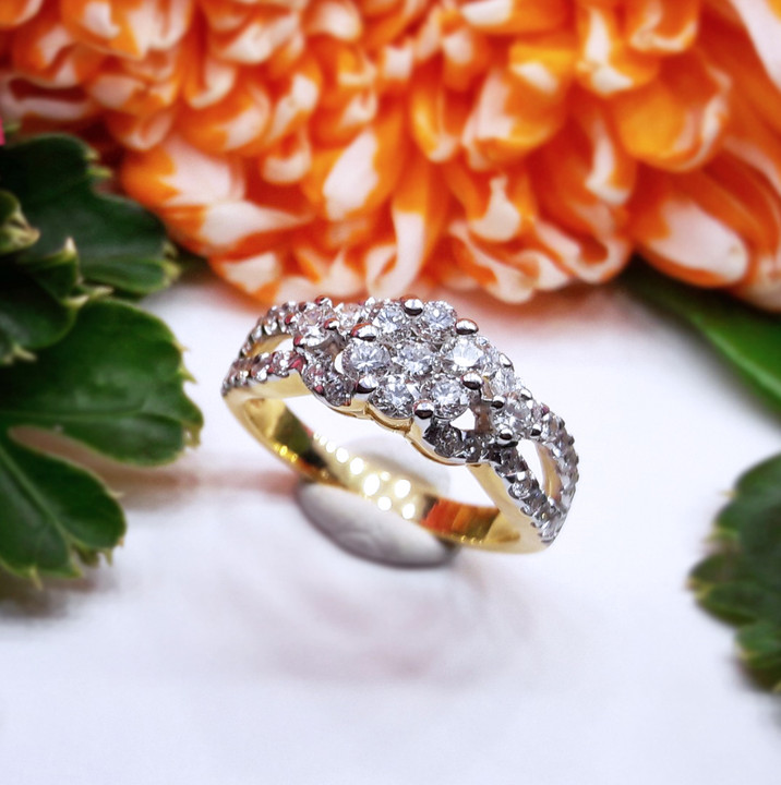 สั่งผลิตเพชรเบลเยี่ยมคัท แหวนแต่งงาน แหวนหมั้น ใส่เที่ยว ออกงาน แหวนทองคำ 18K เพชรแท้ 1.01 กะรัต 5.58 กรัม น้ำ 99 ราคาถูกมาก มีใบรับประกันค่ะ