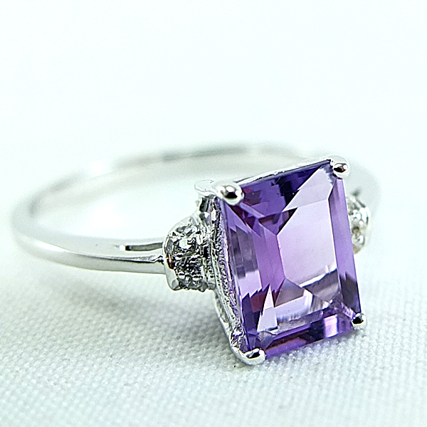 แหวนเงินแท้ราคาถูกชุบทองคำขาว แอมิทิสต์แท้ 1.60 กะรัต เพชรCZ 0.07 กะรัต งานประณีตสวยงาม สั่งผลิตค่ะ