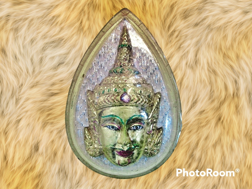 หลวงปู่กาหลง เขี้ยวแก้ว เศียรพระลักษณ์หน้าทอง เนื้อสัมฤทธิ์ขอมโบราณ เส้นเกศา รุ่นแรก ปี 2549