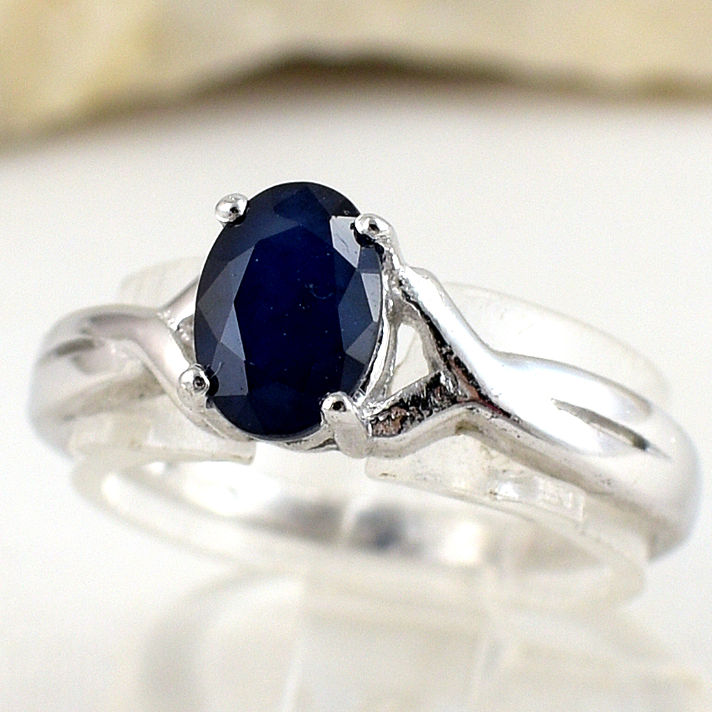 แหวนเงินแท้ราคาถูกชุบทองคำขาว ไพลินแท้ 0.95 กะรัต งานประณีตสวยงาม สั่งผลิตค่ะ