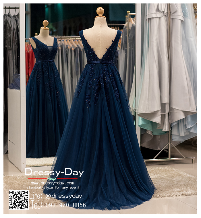 รหัส ชุดราตรี :PF074 ขาย ชุดราตรียาว คอวี สีน้ำเงินเข้ม สีกรม สวย หรู น่ารักแบบเจ้าหญิง ใส่แล้วดูสง่ามากๆค่ะ ใส่ไปงานแต่ง งานพรหมแดง งานกาล่าดินเนอร์ งานรับกระบี่ ชุดถ่ายพรีเวดดิ้ง