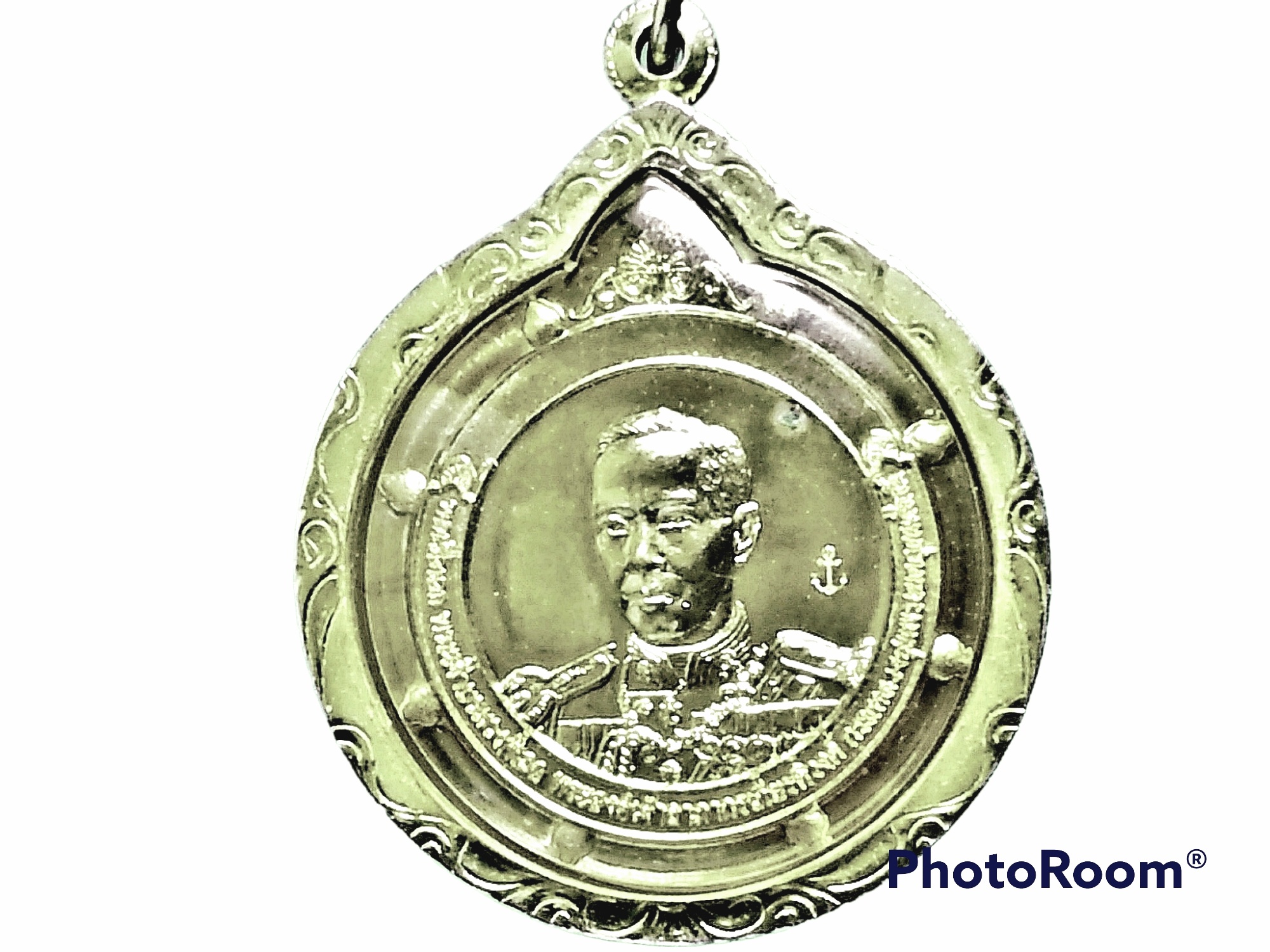 เหรียญกรมหลวงชุมพร รุ่นเปิดพระตำหนักฐานทัพเรือสัตหีบ ปี2558 เนื้อทองทิพย์ เลี่ยมทอง
