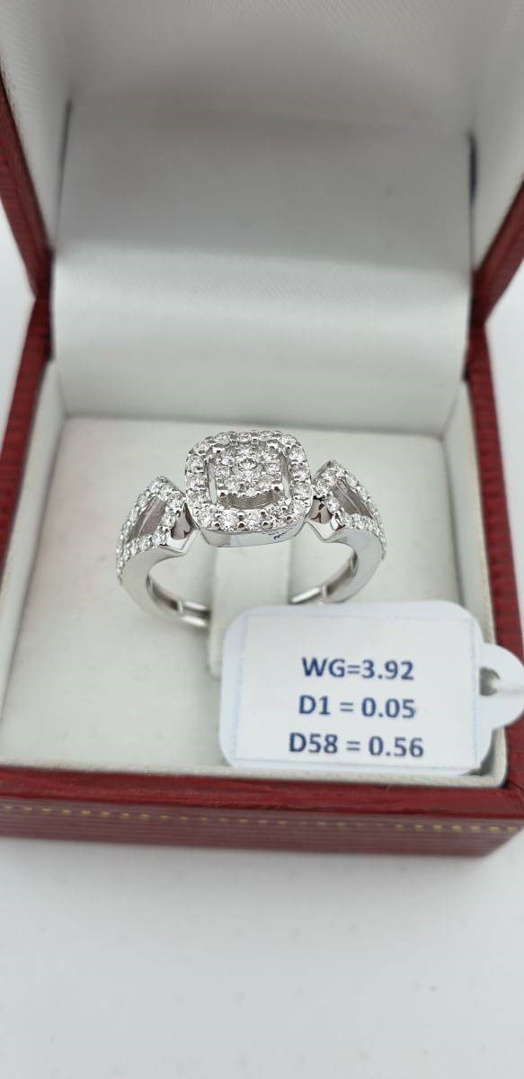 สั่งผลิตเพชรเบลเยี่ยมคัท แหวนแต่งงาน แหวนหมั้น ใส่เที่ยว ออกงาน แหวนทองขาว 18K เพชรแท้ 0.61 กะรัต 3.92 กรัม น้ำ 99 ราคาถูกมาก มีใบรับประกันค่ะ