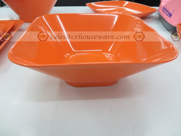 ชามสี่เหลี่ยมปากบาน 7.5 นิ้ว สีส้ม 017-B626-7.5