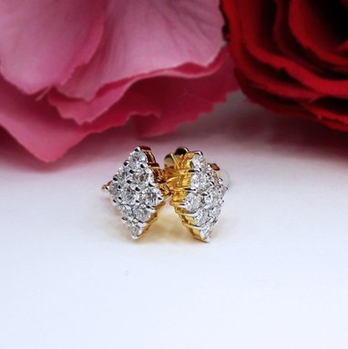 สั่งผลิตต่างหูทองเพชรเบลเยี่ยมคัท ใส่ทุกวัน ใส่เที่ยว ออกงาน เพชรแท้ ทอง18K 86 ตัง 4.15 กรัม น้ำ 98 ราคาถูกมาก มีใบรับประกันค่ะ