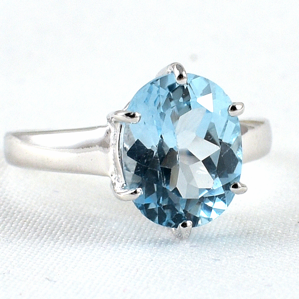 แหวนเงินแท้ราคาถูกชุบทองคำขาว สกายบลูโทปาซแท้ 3.35 กะรัต งานประณีตสวยงาม สั่งผลิตค่ะ