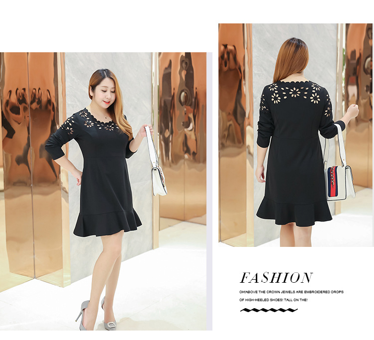 0036 เดรส สีดำ ฉลุด้านบน ปลายกระโปรงบาน รอบอก 44-50 รอบเอว 38-44 สะโพก 46-52 ยาว 36 นิ้ว ราคา 690