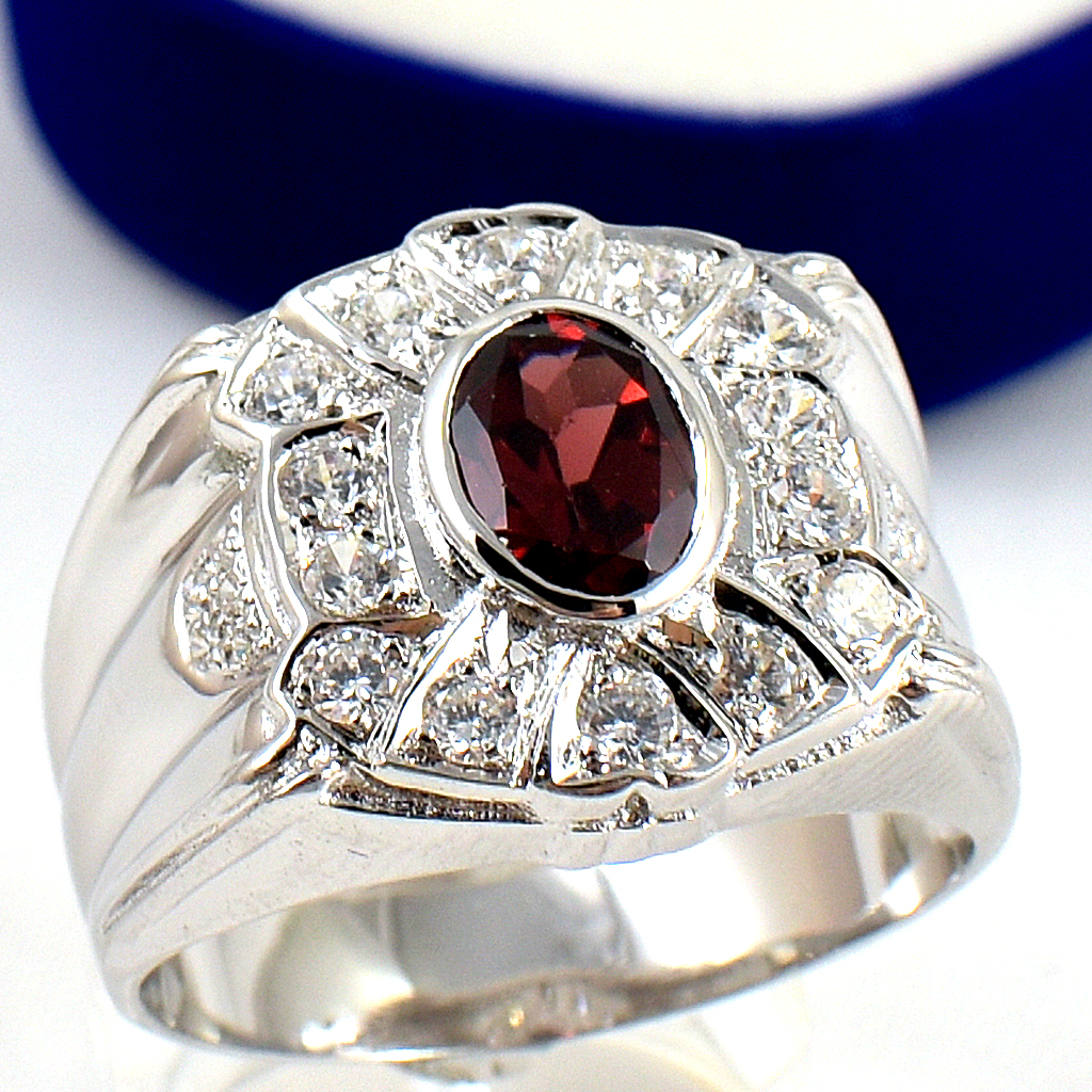 แหวนเงินแท้ราคาถูกชุบทองคำขาว พลอยแท้โกเมน 1.65 กะรัต เพชรCZ 0.77 กะรัต งานประณีตสวยงาม สั่งผลิตค่ะ