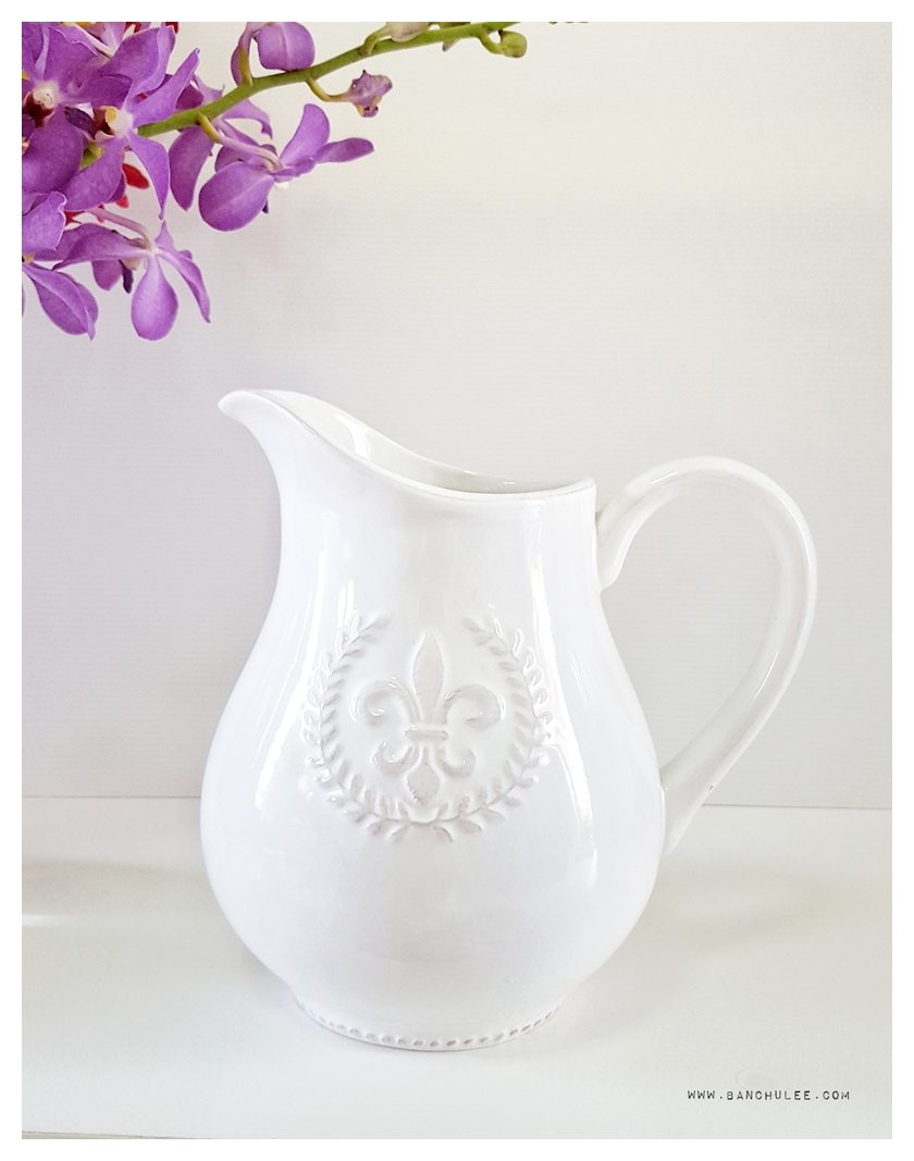 Shabby Chic Ceramic Vase แจกันเซรามิค ทรงเหยือก สีขาว