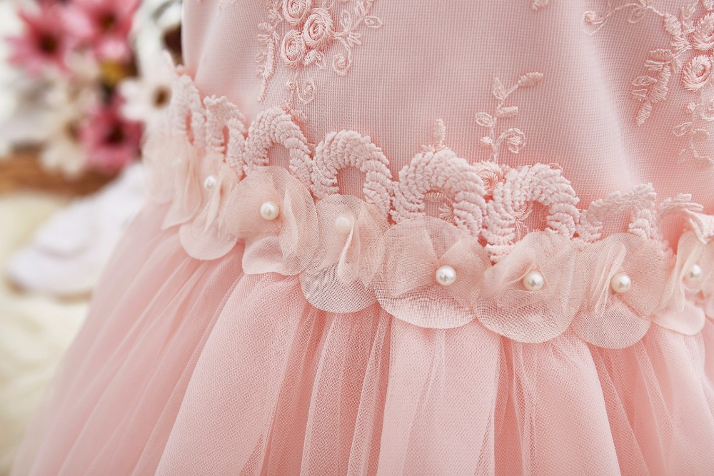 เดรสออกงาน แต่งกุหลาบสีชมพู