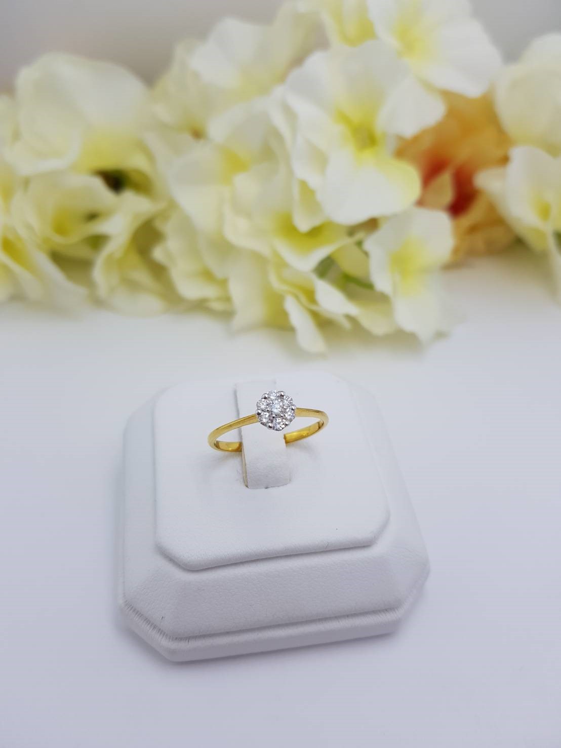 สั่งผลิตเพชรเบลเยี่ยมคัท แหวนแต่งงาน แหวนหมั้น ใส่เที่ยว ออกงาน แหวนทองคำ 18K เพชรแท้ 0.20 กะรัต 1.40 กรัม น้ำ 99 ราคาถูกมาก มีใบรับประกันค่ะ