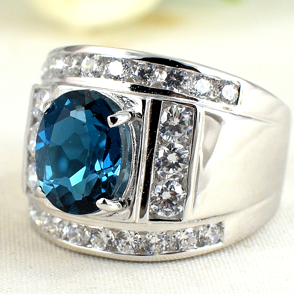 แหวนเงินแท้ราคาถูกชุบทองคำขาว ลอนดอนบลูโทปาซแท้ 3.60 กะรัต เพชรCZ 1.28 กะรัต งานประณีตสวยงาม สั่งผลิตค่ะ