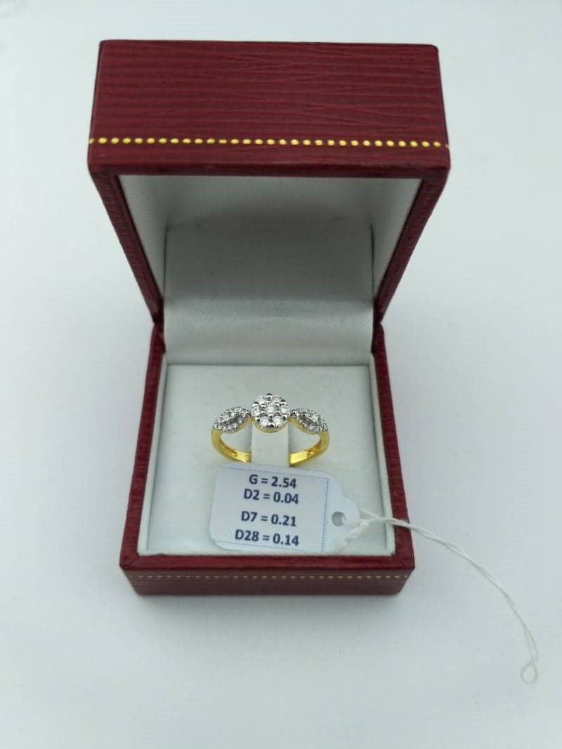 สั่งผลิตเพชรเบลเยี่ยมคัท แหวนแต่งงาน แหวนหมั้น ใส่เที่ยว ออกงาน แหวนทองคำ 18K เพชรแท้ 0.39 กะรัต 2.54 กรัม น้ำ 99 ราคาถูกมาก มีใบรับประกันค่ะ