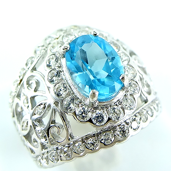 แหวนเงินแท้ราคาถูกชุบทองคำขาว สวิสบลูโทปาซแท้ 2.25 กะรัต เพชรCZ 1.09 กะรัต งานประณีตสวยงาม สั่งผลิตค่ะ