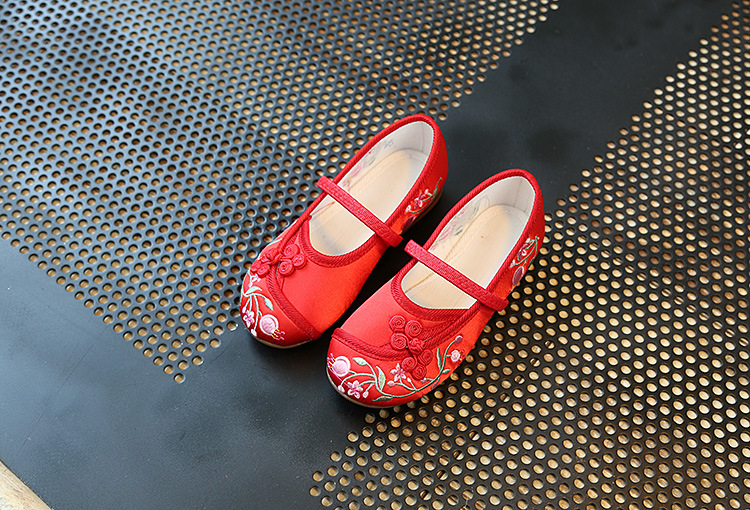 F รองเท้าจีนเด็ก ลายกระดุม ใหม่