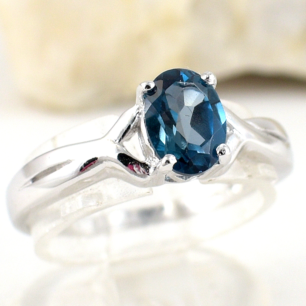 แหวนเงินแท้ราคาถูกชุบทองคำขาว ลอนดอนบลูโทปาซแท้ 0.95 กะรัต งานประณีตสวยงาม สั่งผลิตค่ะ