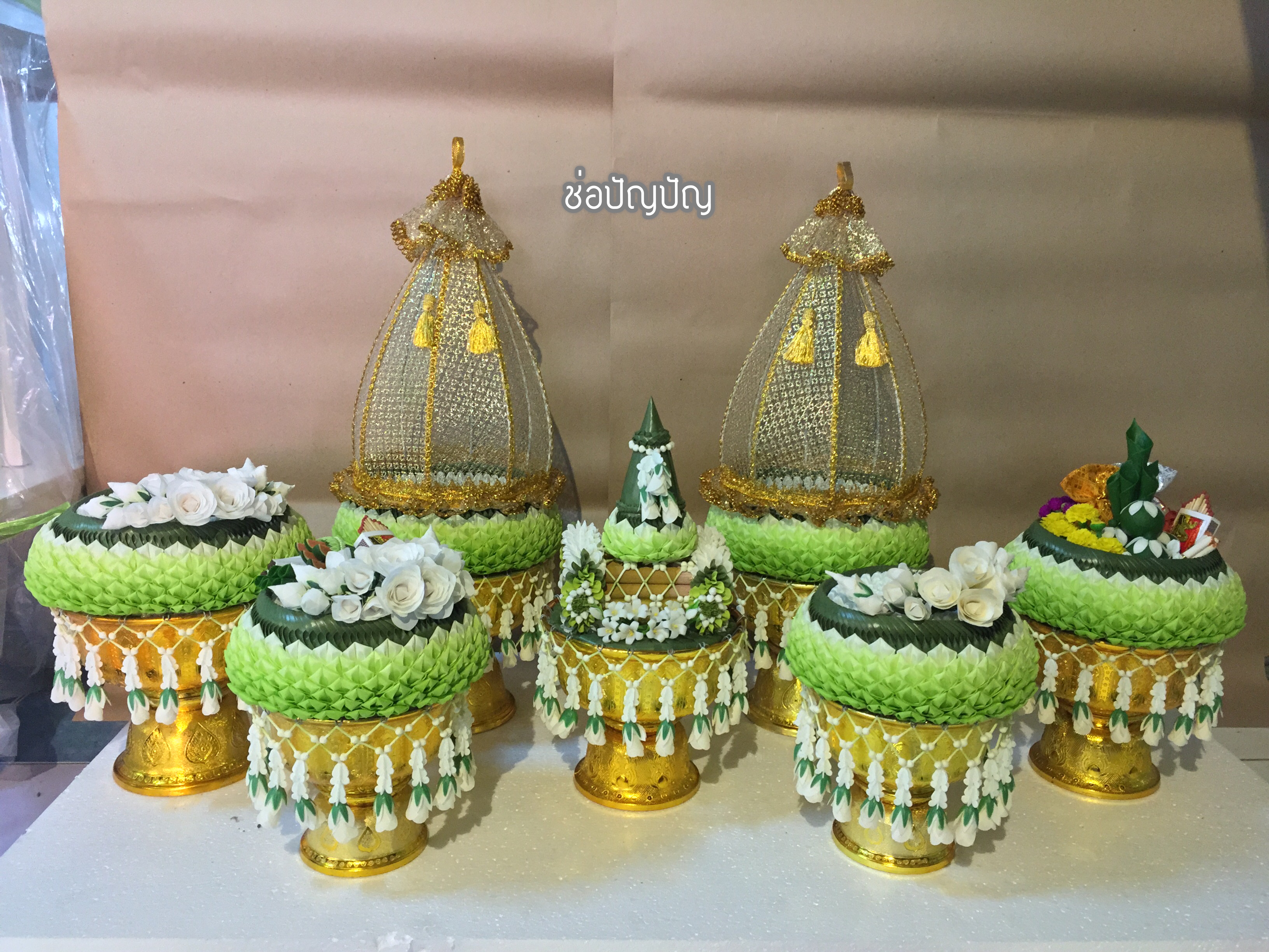 ขันหมากผ้า โทนขาวเขียว (7พานฝาชี1คู่)