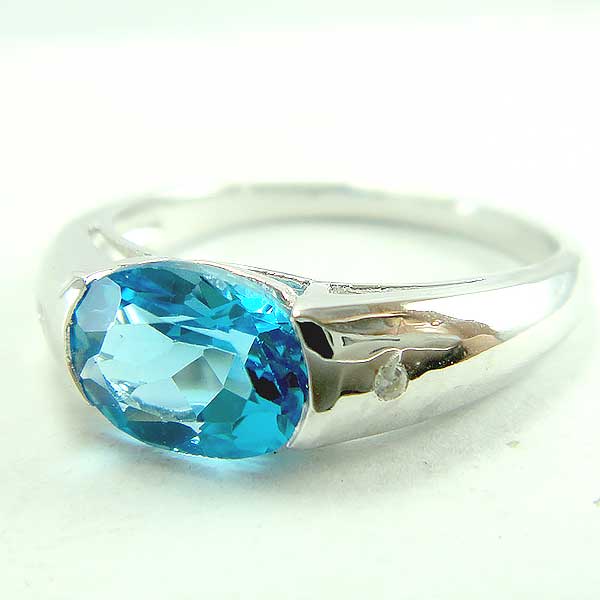 แหวนเงินแท้ราคาถูกชุบทองคำขาว สวิสบลูโทปาซแท้ 1.40 กะรัต เพชรCZ 0.014 กะรัต งานประณีตสวยงาม สั่งผลิตค่ะ