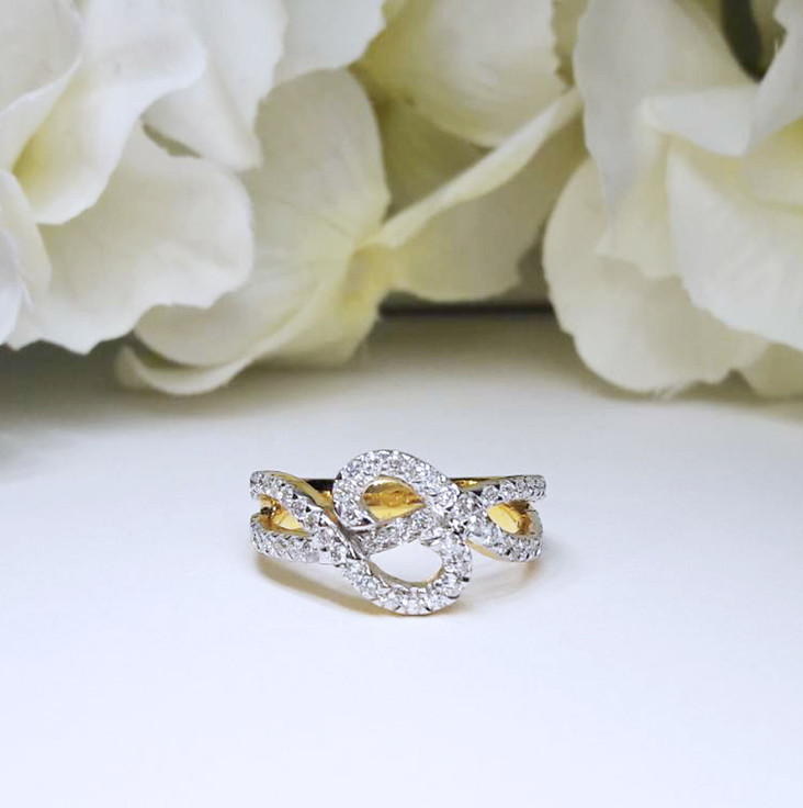 สั่งผลิตเพชรเบลเยี่ยมคัท แหวนแต่งงาน แหวนหมั้น ใส่เที่ยว ออกงาน แหวนทองคำ 18K เพชรแท้ 0.56 กะรัต 4.42 กรัม น้ำ 99 ราคาถูกมาก มีใบรับประกันค่ะ
