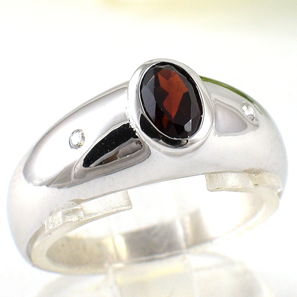 แหวนเงินแท้ราคาถูกชุบทองคำขาว พลอยแท้โกเมน 0.60 กะรัต เพชรCZ 0.02 กะรัต งานประณีตสวยงาม สั่งผลิตค่ะ