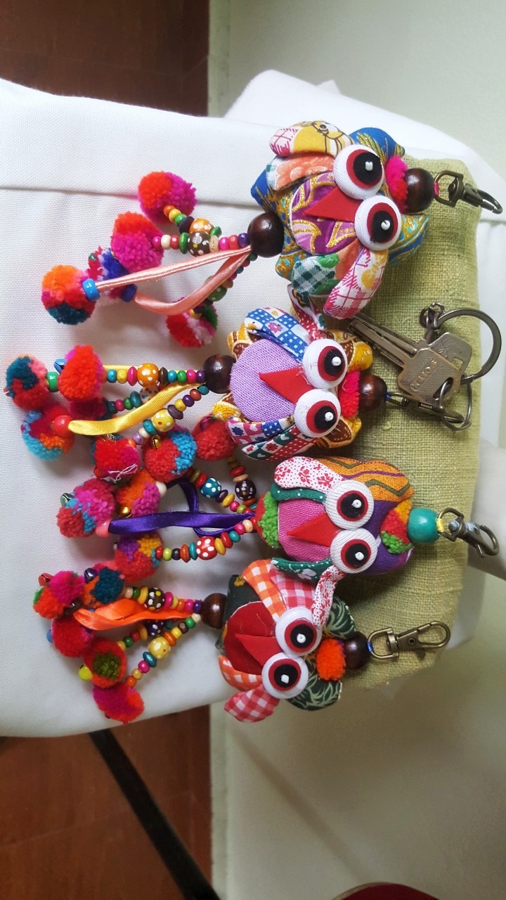 SIVAREE เศษผ้าตกแต่งเป็นรูปช้างห้อยพวงกุญแจ Upcycling Product ม่วง,เหลือง,แดง,เขียว กว้าง3นิ้วยาว3.5 นิ้ว