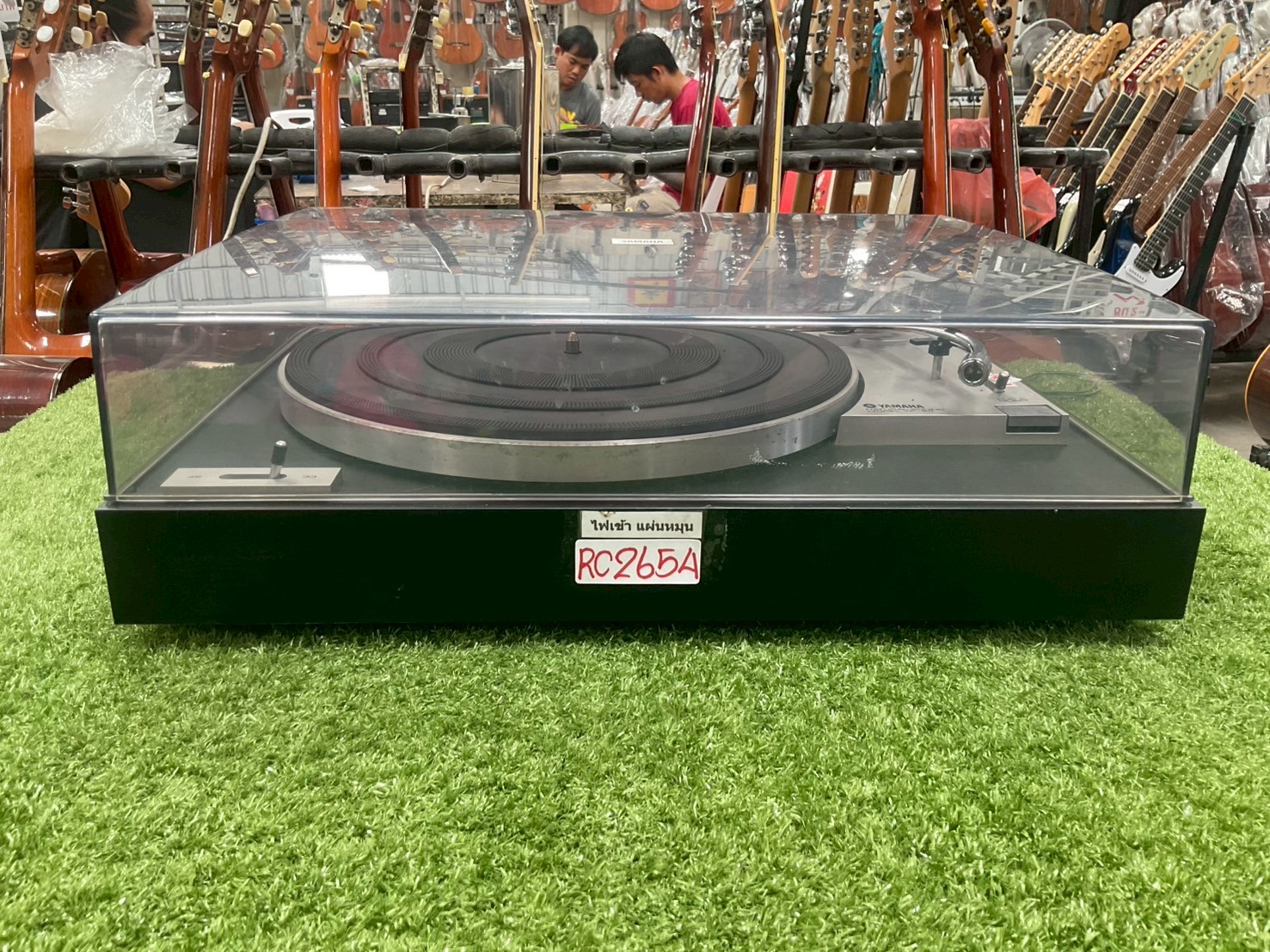 เครื่องเล่นแผ่นเสียง YAMAHA : YP-211