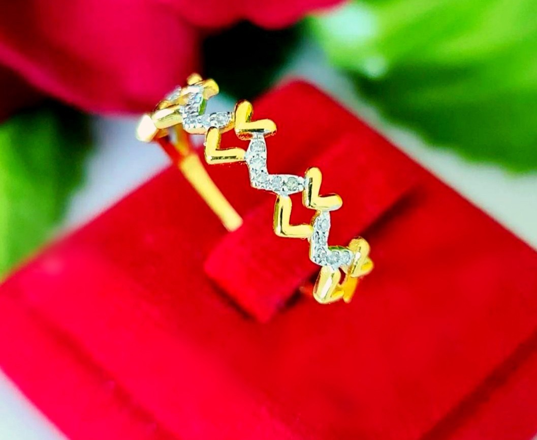 พร้อมส่งและสั่งผลิตแหวนเพชรหัวใจ แหวนแต่งงาน แหวนหมั้น ใส่เที่ยว ออกงาน แหวนทองคำ 9K เพชรแท้ 0.10 กะรัต 20 เม็ด ราคาถูกมาก ส่งฟรี