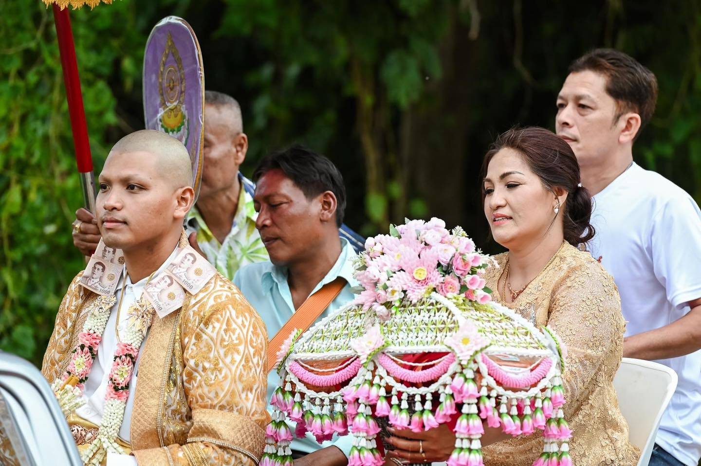 เครื่องบวชดอกไม้ประดิษฐ์ สีชมพู