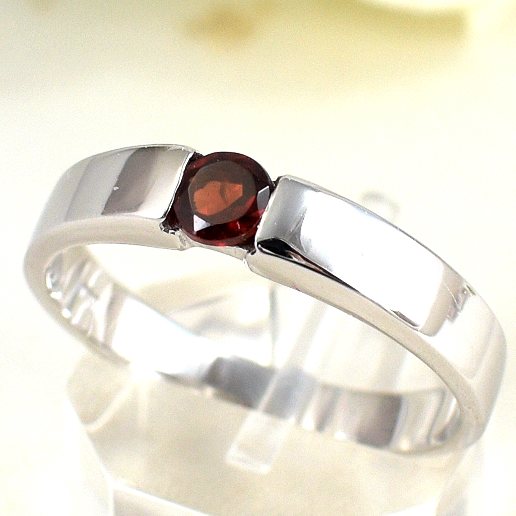 แหวนเงินแท้ราคาถูกชุบทองคำขาว โกเมนแท้ 0.35 กะรัต งานประณีตสวยงาม สั่งผลิตค่ะ