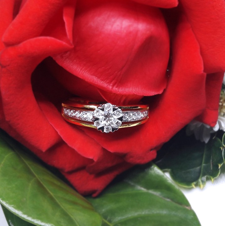 สั่งผลิตเพชรเบลเยี่ยมคัท แหวนแต่งงาน แหวนหมั้น ใส่เที่ยว ออกงาน แหวนทองคำ 18K เพชรแท้ 0.36 กะรัต 4.37 กรัม น้ำ 99 ราคาถูกมาก มีใบรับประกันค่ะ