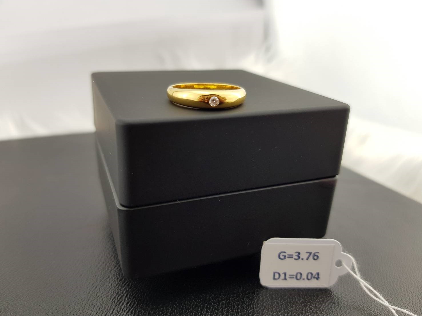 สั่งผลิตเพชรเบลเยี่ยมคัท แหวนแต่งงาน แหวนหมั้น ใส่เที่ยว ออกงาน แหวนทองคำ 18K เพชรแท้ 0.04 กะรัต 3.76 กรัม น้ำ 99 ราคาถูกมาก มีใบรับประกันค่ะ