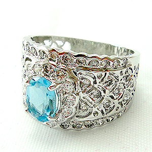 แหวนเงินแท้ราคาถูกชุบทองคำขาว สวิสบลูโทปาซแท้ 1.60 กะรัต เพชรCZ 0.68 กะรัต งานประณีตสวยงาม สั่งผลิตค่ะ