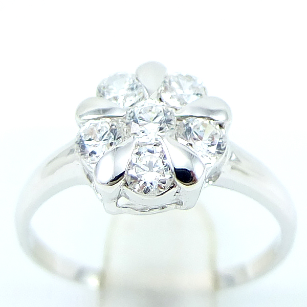 แหวนเงินแท้ราคาถูกชุบทองคำขาว เพชรCZแท้ 0.60 กะรัต งานประณีตสวยงาม สั่งผลิตค่ะ