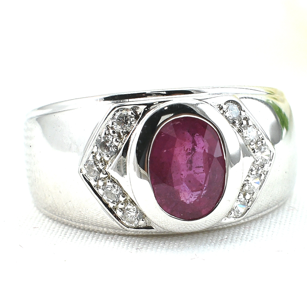 แหวนเงินแท้ราคาถูกชุบทองคำขาว พลอยแท้ทับทิม 1.45 กะรัต เพชรCZ 0.30 กะรัต งานประณีตสวยงาม สั่งผลิตค่ะ