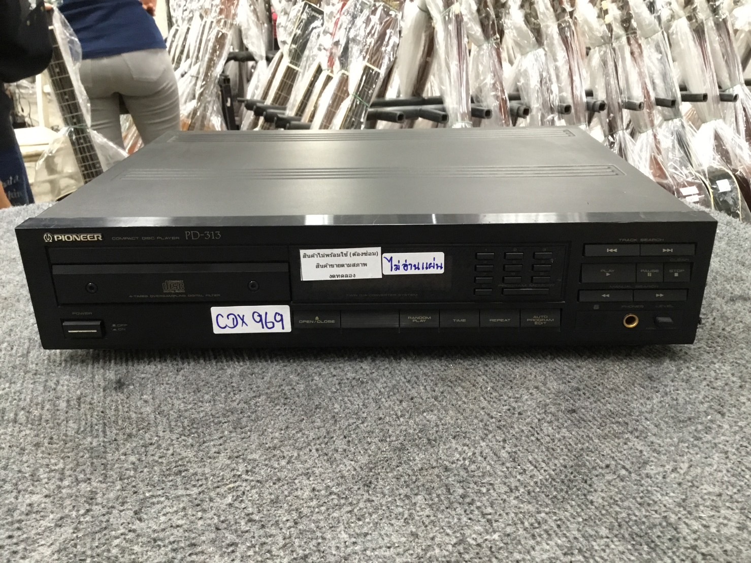 เครื่องเล่น CD PIONEER PD 313 สินค้าไม่พร้อมใช้(ต้องซ่อม)