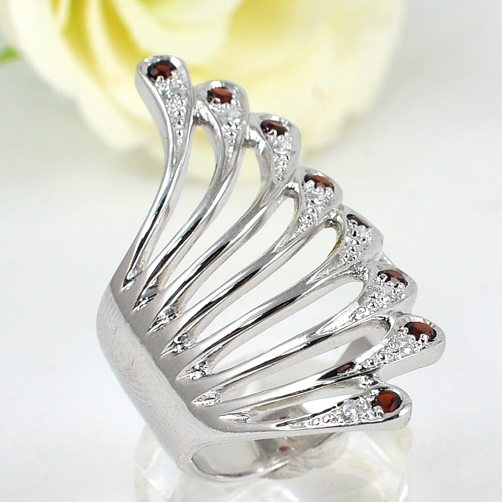 แหวนเงินแท้ราคาถูกชุบทองคำขาว พลอยแท้โกเมน 0.48 กะรัต เพชรCZ 0.12 กะรัต งานประณีตสวยงาม สั่งผลิตค่ะ