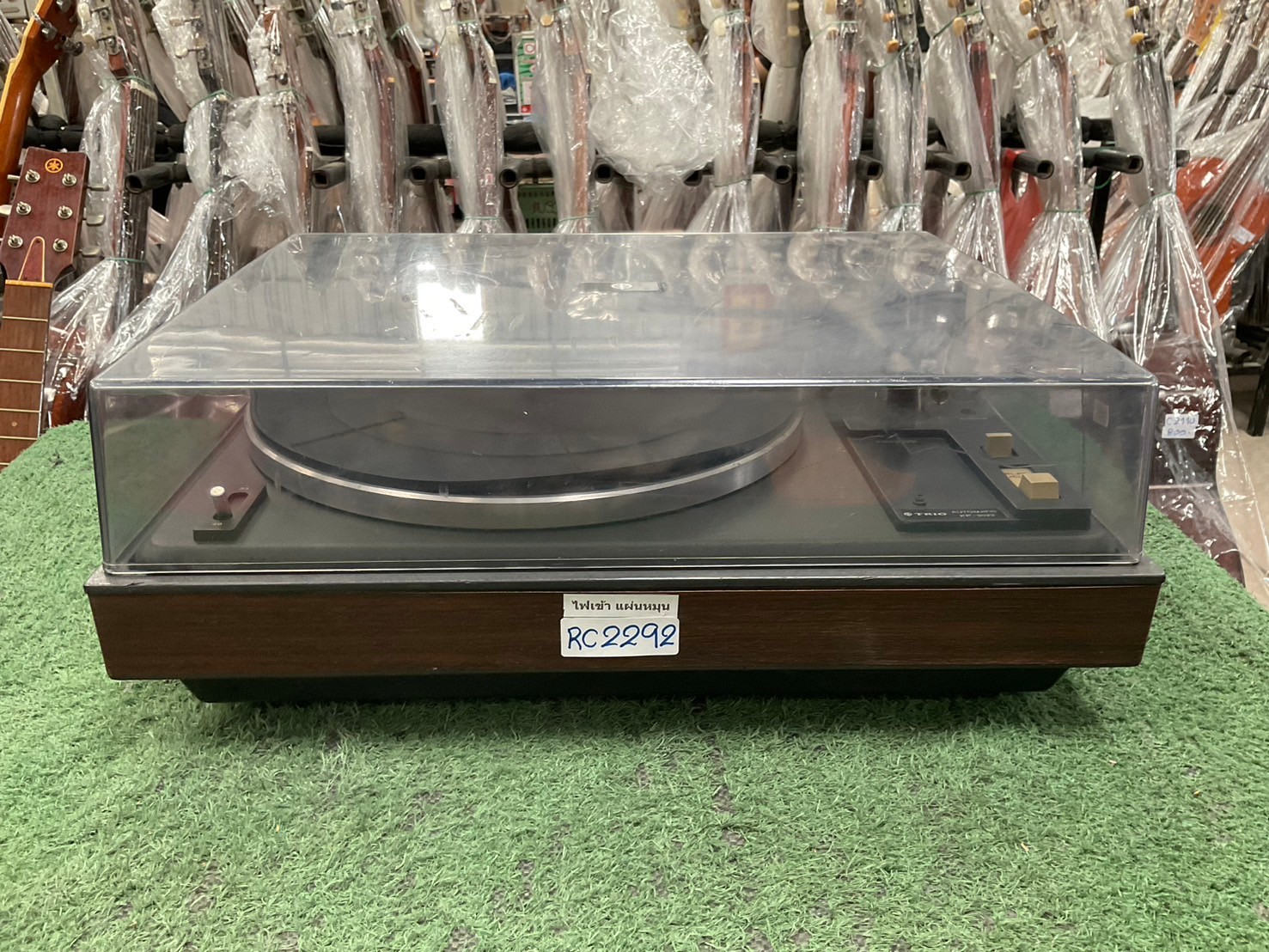 เครื่องเล่นแผ่นเสียง TRIO : KP-3022