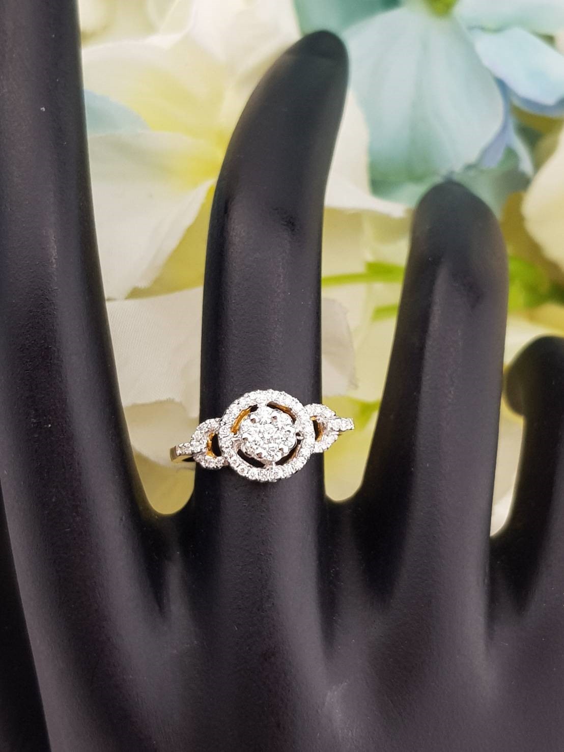 สั่งผลิตเพชรเบลเยี่ยมคัท แหวนแต่งงาน แหวนหมั้น ใส่เที่ยว ออกงาน แหวนทองคำ 18K เพชรแท้ 0.29 กะรัต 3.08 กรัม น้ำ 99 ราคาถูกมาก มีใบรับประกันค่ะ
