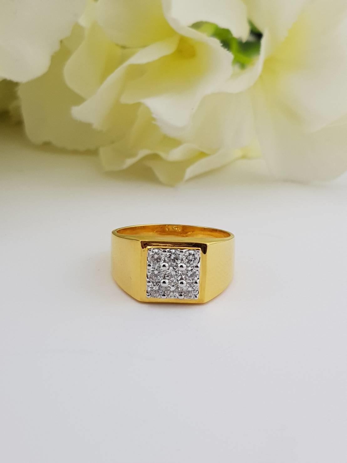 สั่งผลิตเพชรเบลเยี่ยมคัท แหวนแต่งงาน แหวนหมั้น ใส่เที่ยว ออกงาน แหวนทองคำ 18K เพชรแท้ 0.56 กะรัต 8.05 กรัม น้ำ 99 ราคาถูกมาก มีใบรับประกันค่ะ