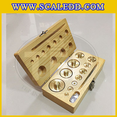 ตุ้มน้ำหนักทองเหลืองชุด 500g Class M1 ชุดตุ้มน้ำหนักทองเหลือง 500g พร้อมที่คีบ บรรจุในกล่องไม้ (ใบเซอร์ ISO17025 เพิ่มเงิน 5,150 บาท)