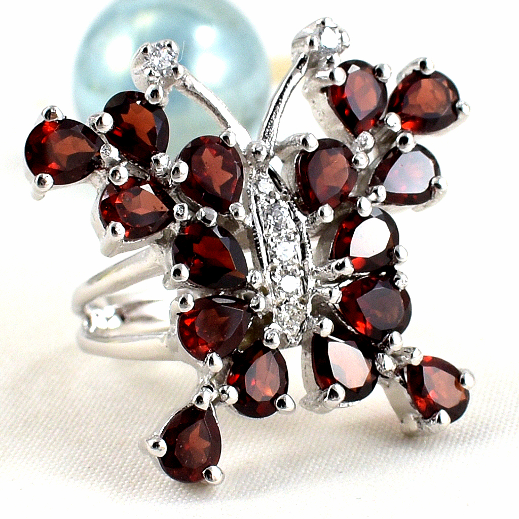 แหวนเงินแท้ราคาถูกชุบทองคำขาว พลอยแท้โกเมน 6.40 กะรัต เพชรCZ 0.14 กะรัต งานประณีตสวยงาม สั่งผลิตค่ะ